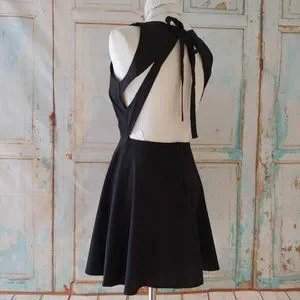 NWT Tobi party holiday cut-out v neck backless dress w zipper/size s/p  /black